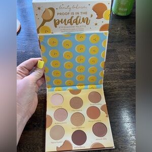 💛 Beauty Bakerie Proof is in the Puddin’ Eyeshadow Pallete (Never been used) 💛
